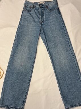 Levi’s Ribcage Straight Ankle Jeans